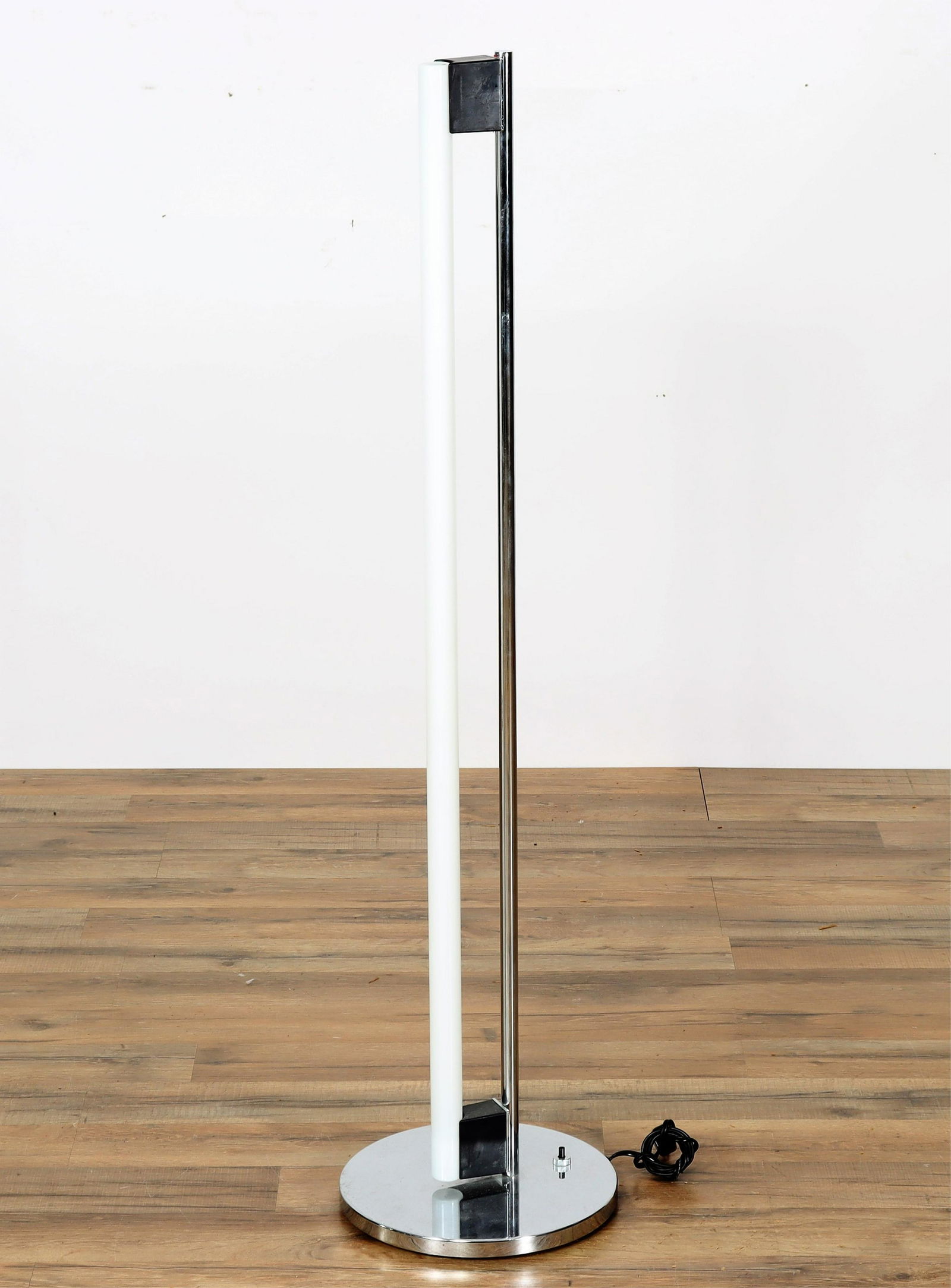 Eileen Grey Standing Tube Light (1 of 5)