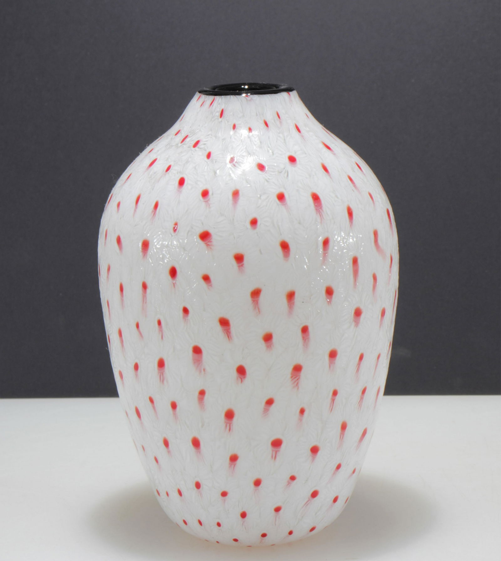 Vittorio Ferro - White & Red Plume Glass Vase (1 of 3)