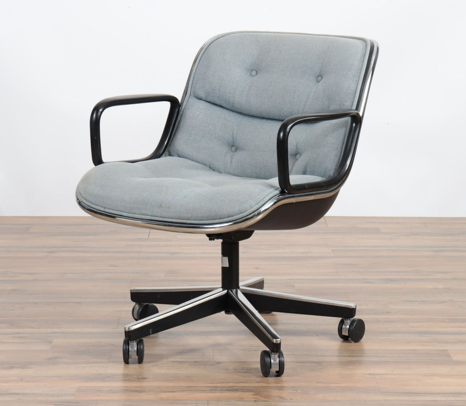 Knoll - Charles Pollock Executive Desk Chair (1 of 7)