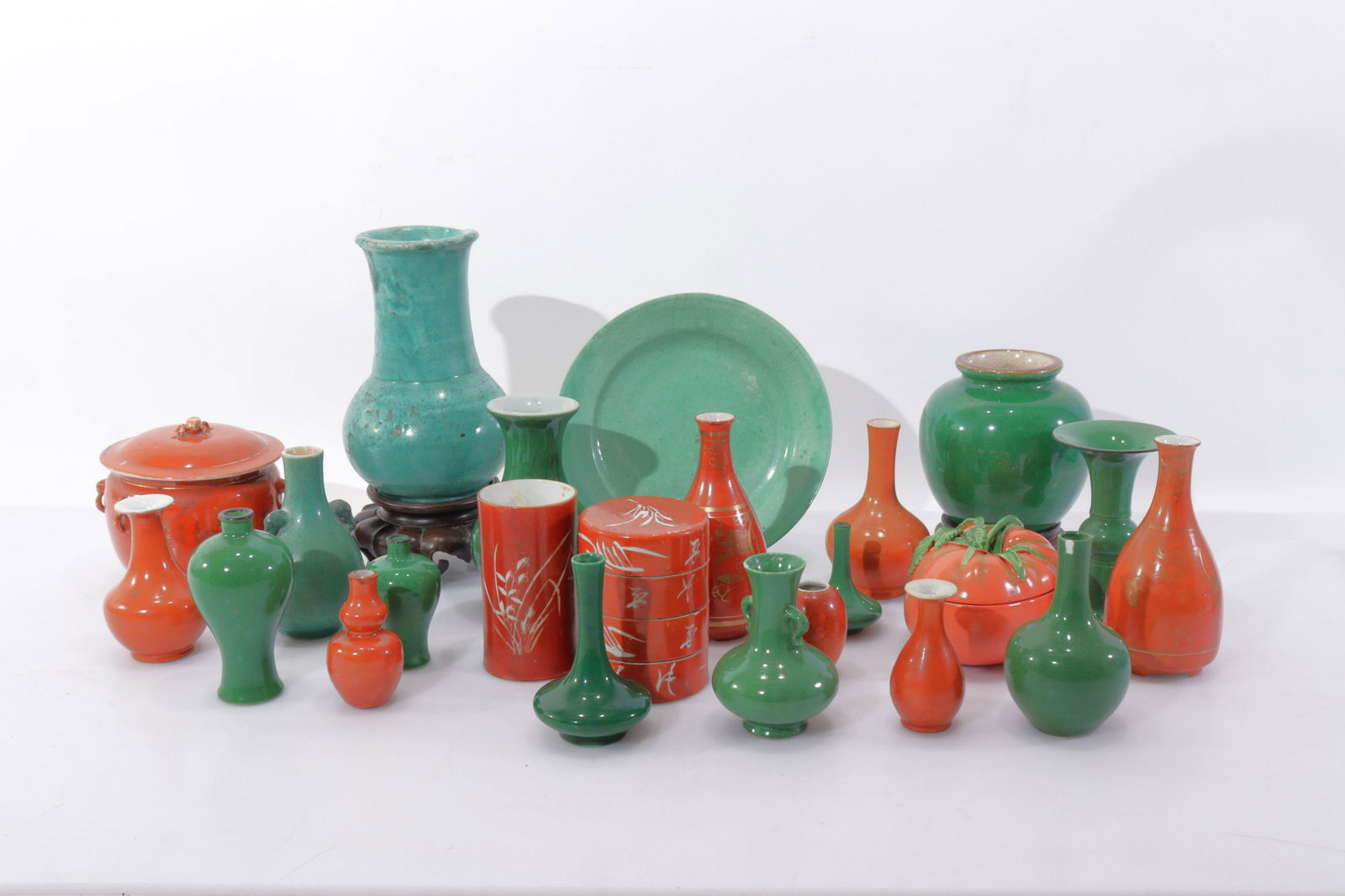 Cabinet Collection Diminutive Asian Vases, Dishes (1 of 19)