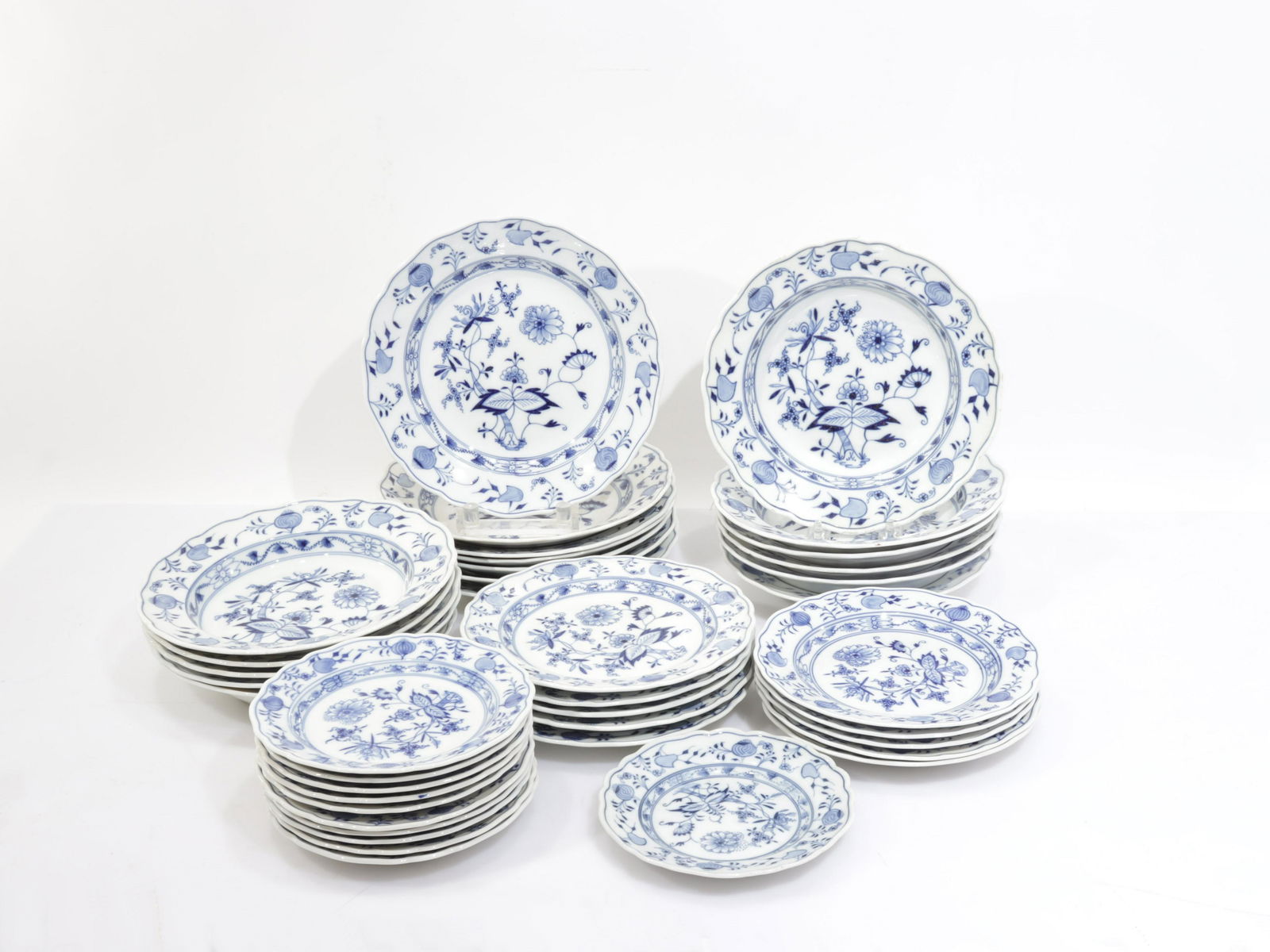 Meissen - Assembled Blue Onion Partial Service (1 of 7)