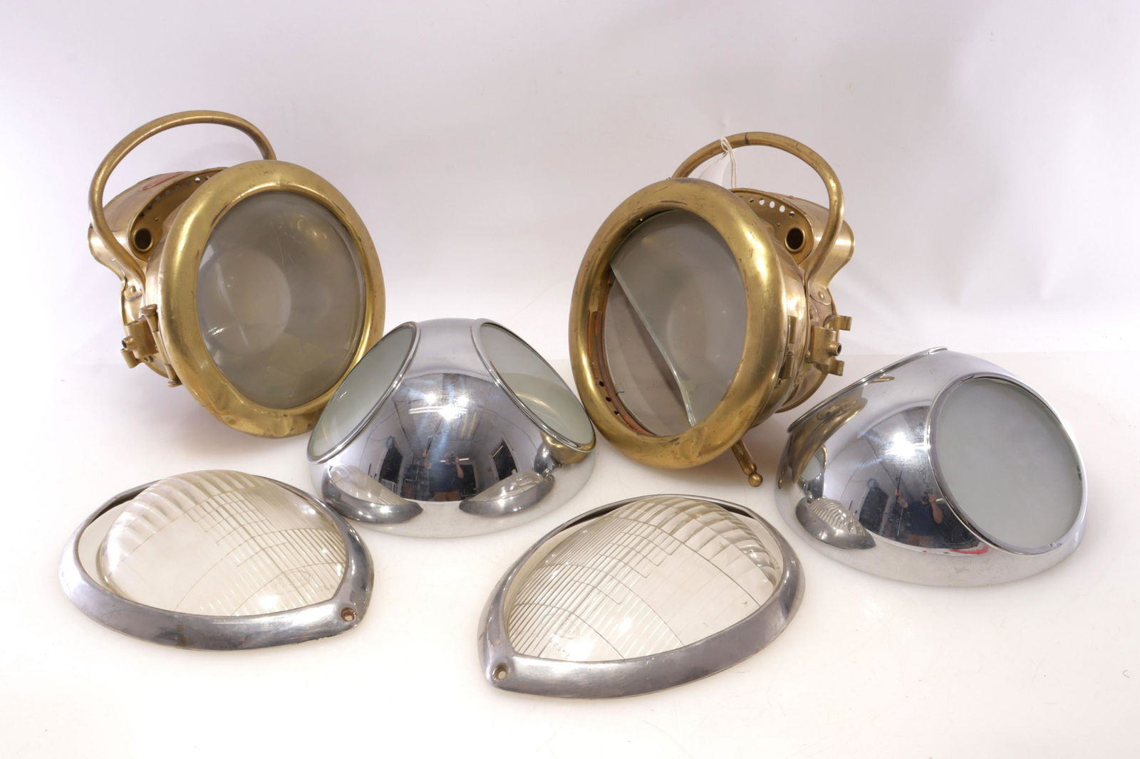 Lamps, Uimax Coach & Ford Twolite (1 of 9)