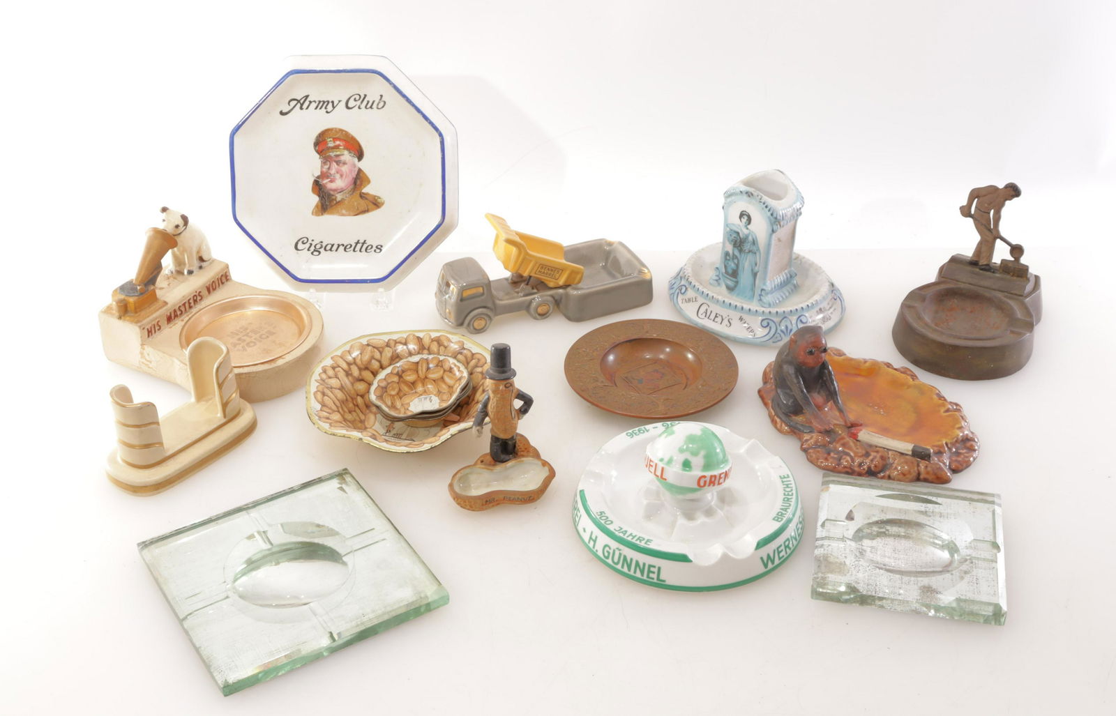 Vintage Advertising Ashtrays & Cups (1 of 16)