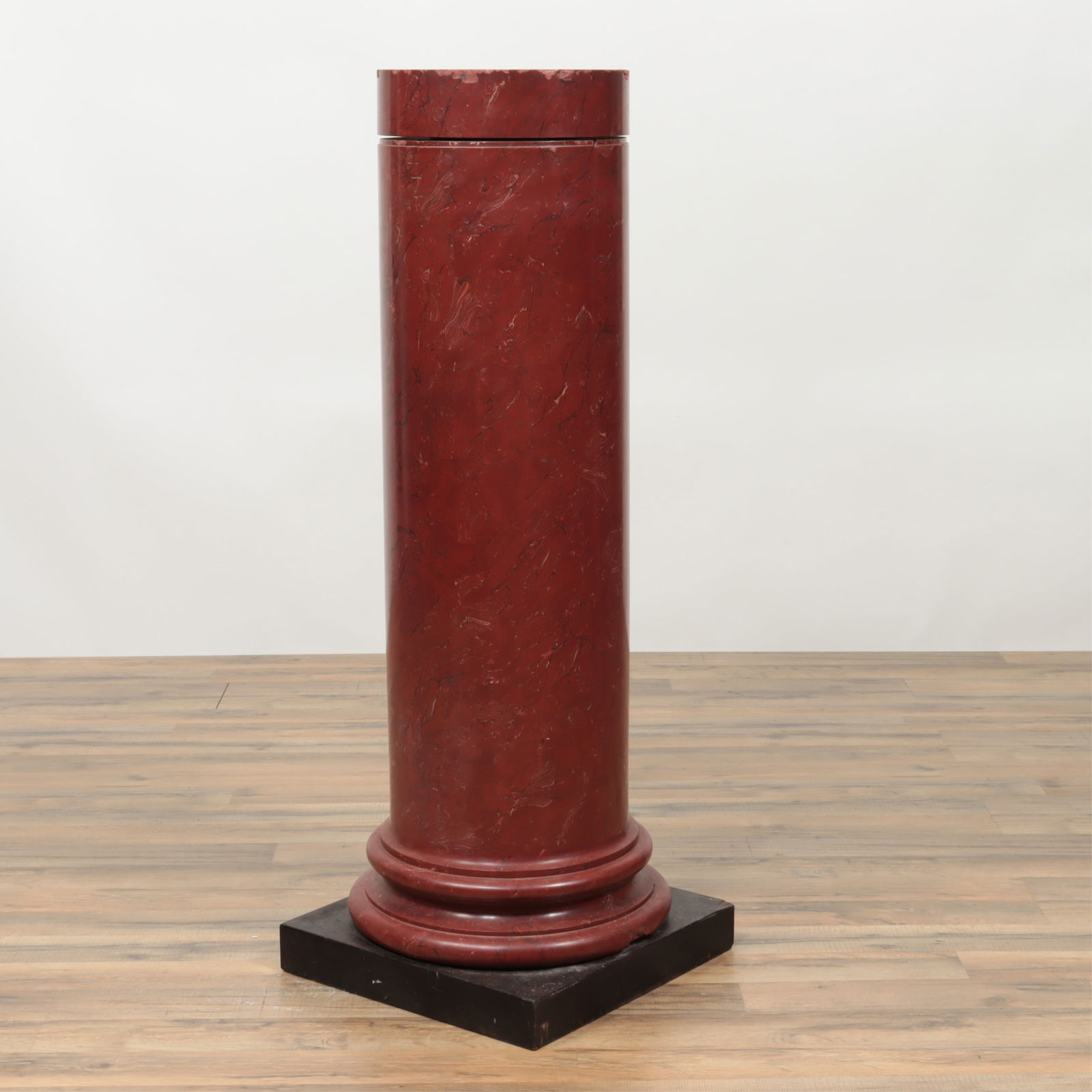 Classical Style Faux Marble Pedestal (1 of 5)