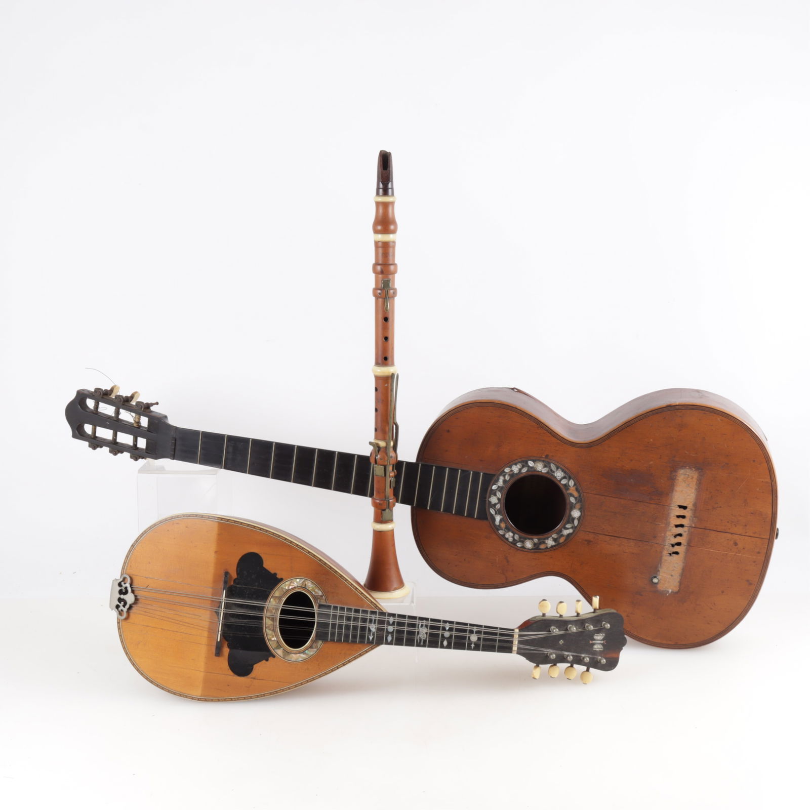 3 Vintage Instruments Romantic Guitar, Mandolin (1 of 20)