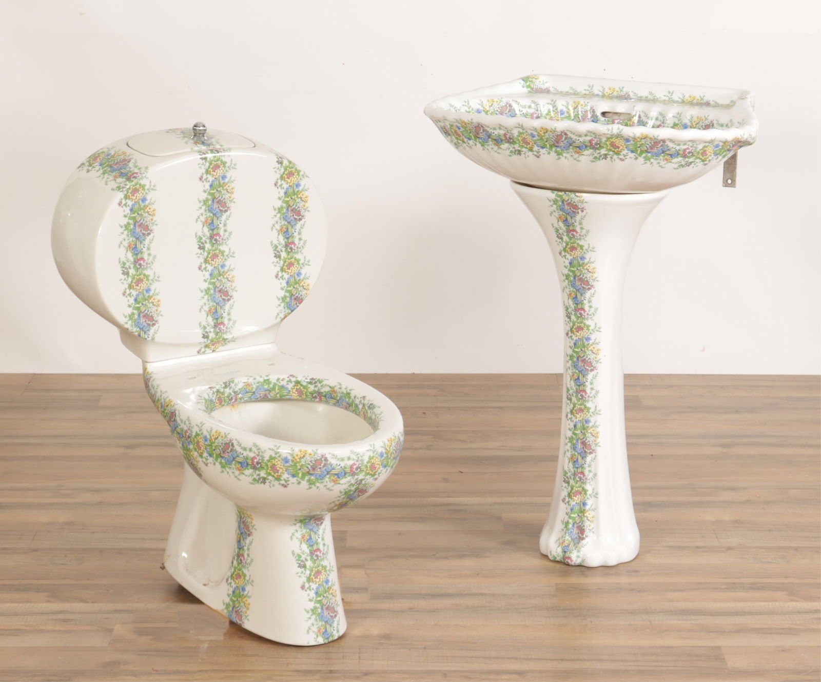 Richard Ginori Floral Porcelain Toilet and Sink (1 of 10)