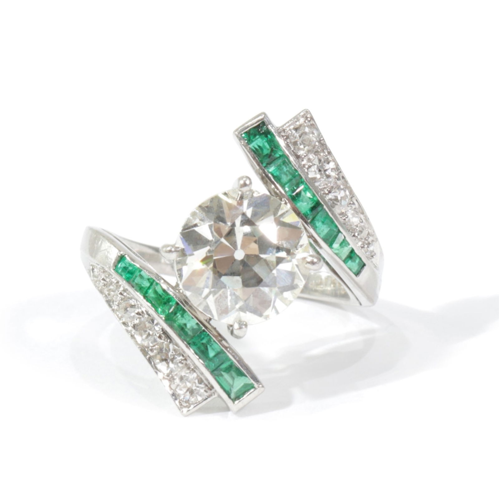 2.66 ct Diamond & Emerald Ring (1 of 4)
