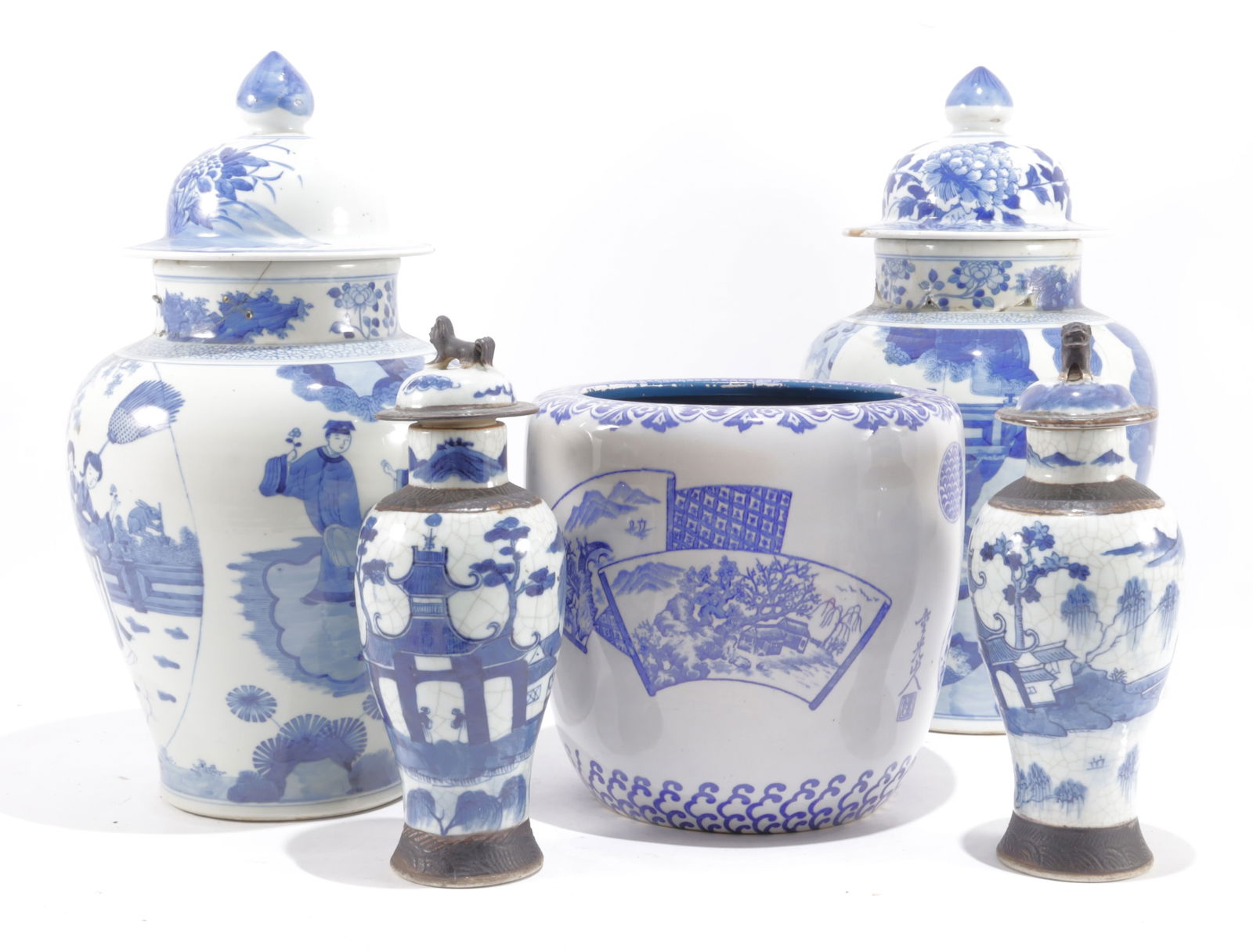 Chinese Porcelain Covered Urns and Jardinieres (1 of 13)