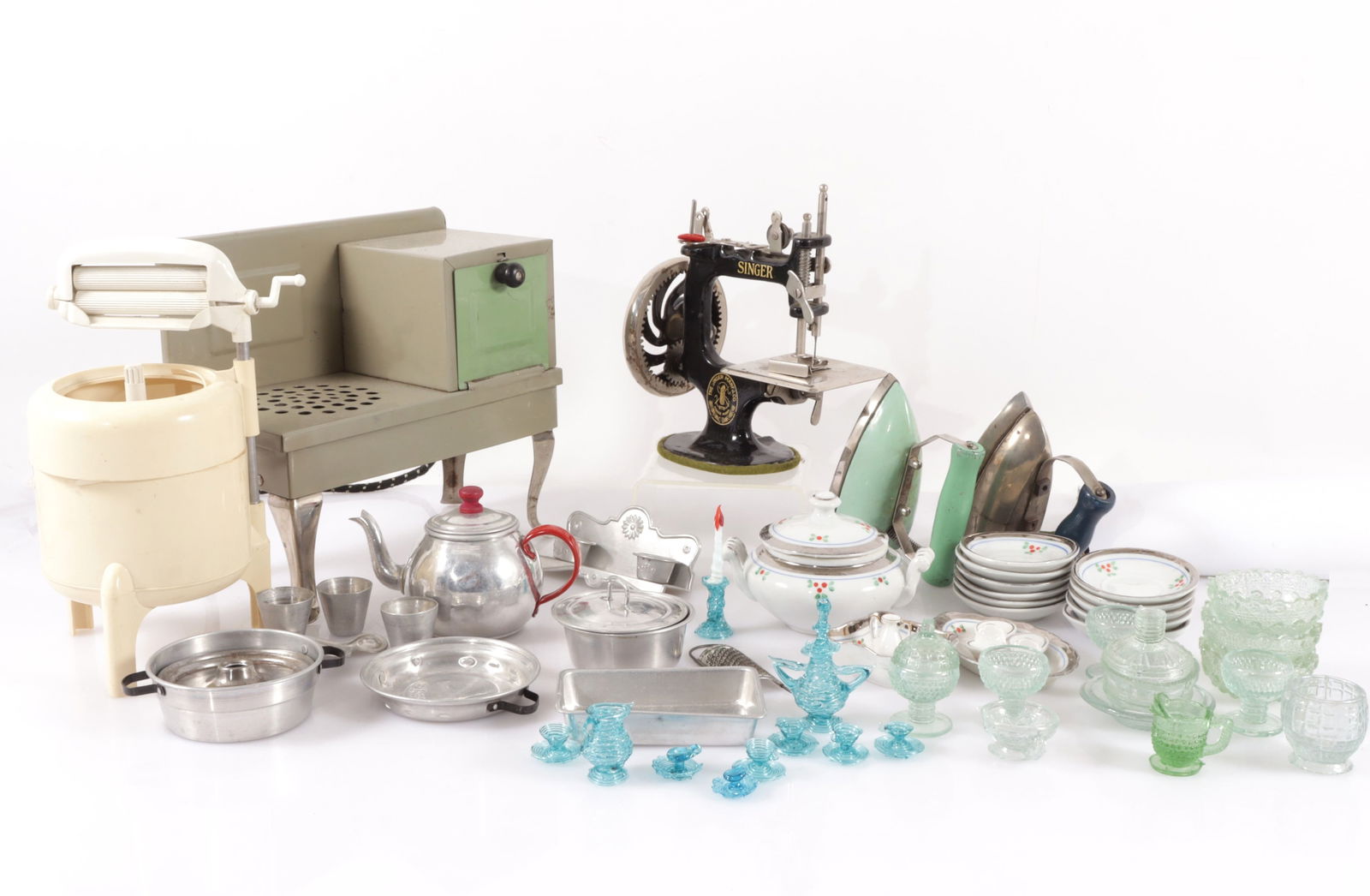 Miniature Appliances, Singer Sewing, China & Glass (1 of 13)