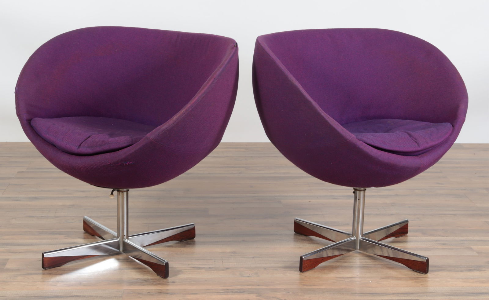 Pair Sven Ivar Dysthe for Westnofa Planet Chairs (1 of 7)