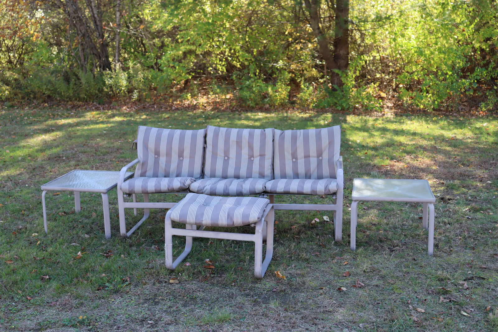 Brown Jordan Outdoor Furniture Settee, Tables (1 of 8)