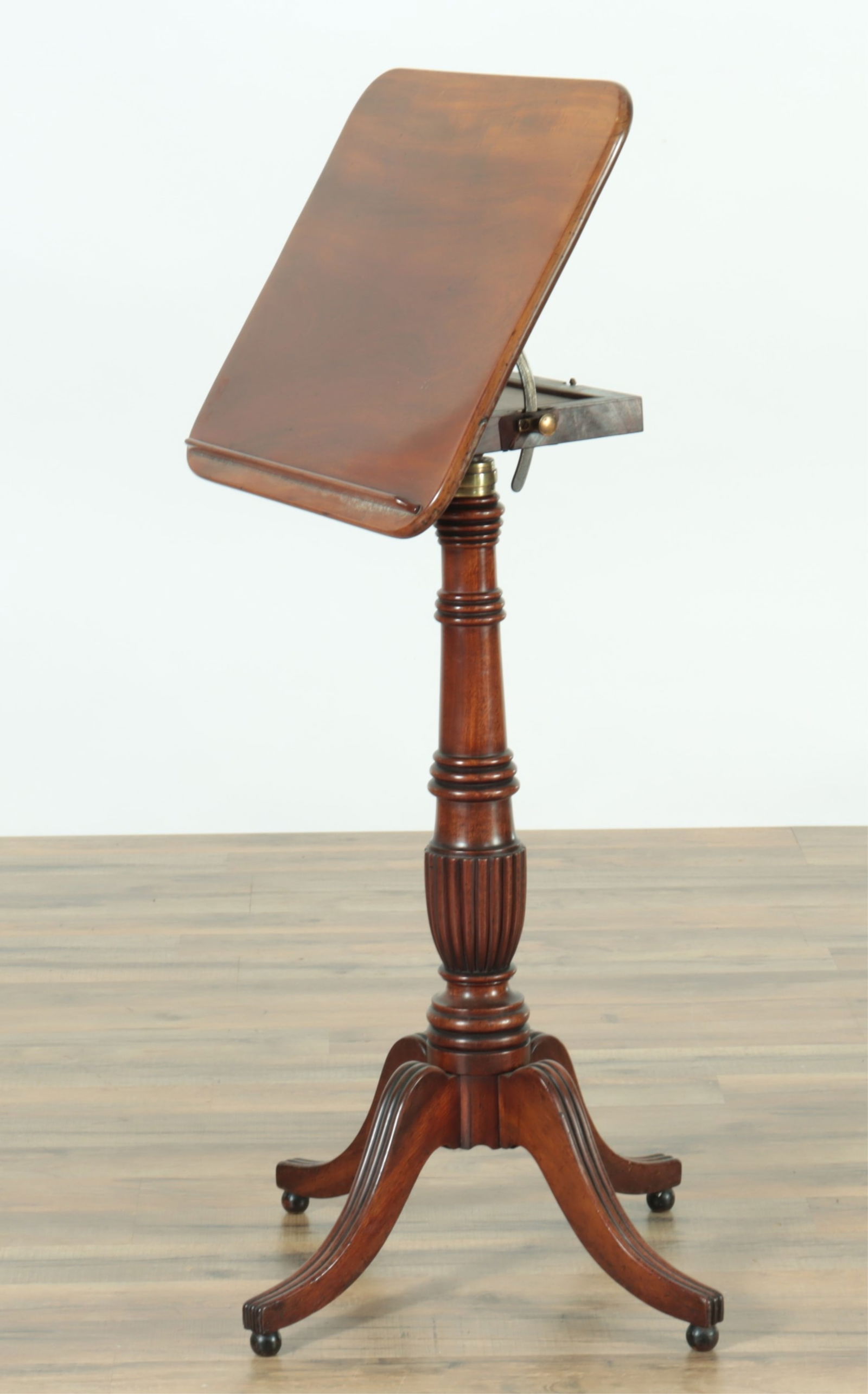 Regency Mahogany Adjustable Music Stand (1 of 7)