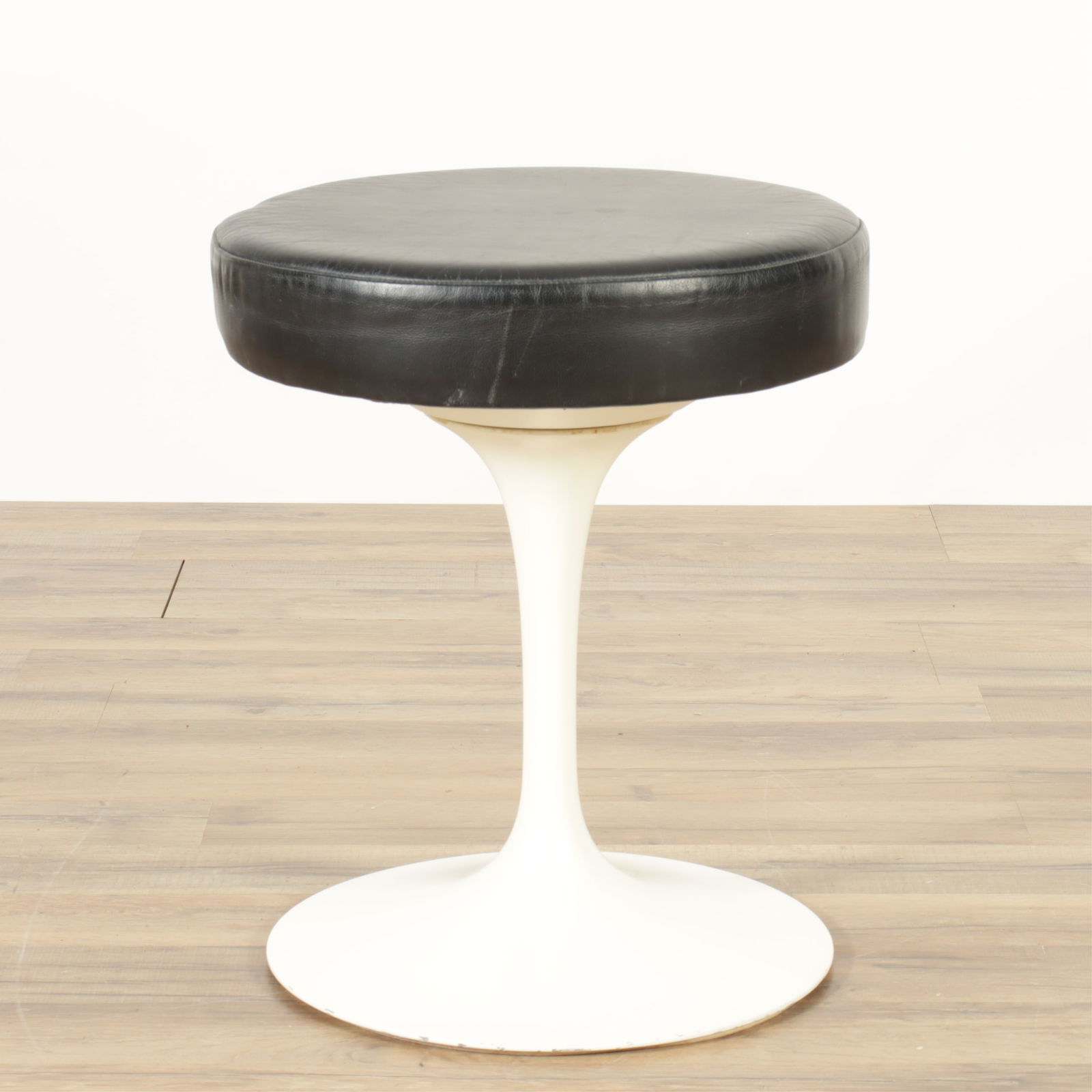 Eero Saarinen for Knoll Tulip Stool (1 of 6)
