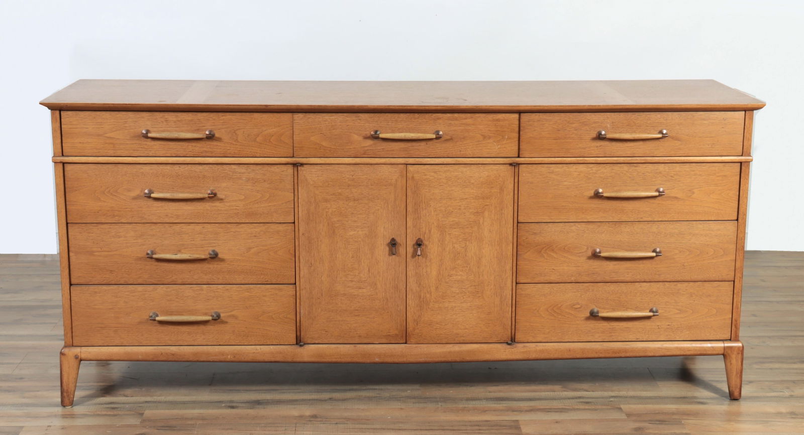Henredon Walnut Dresser (1 of 10)