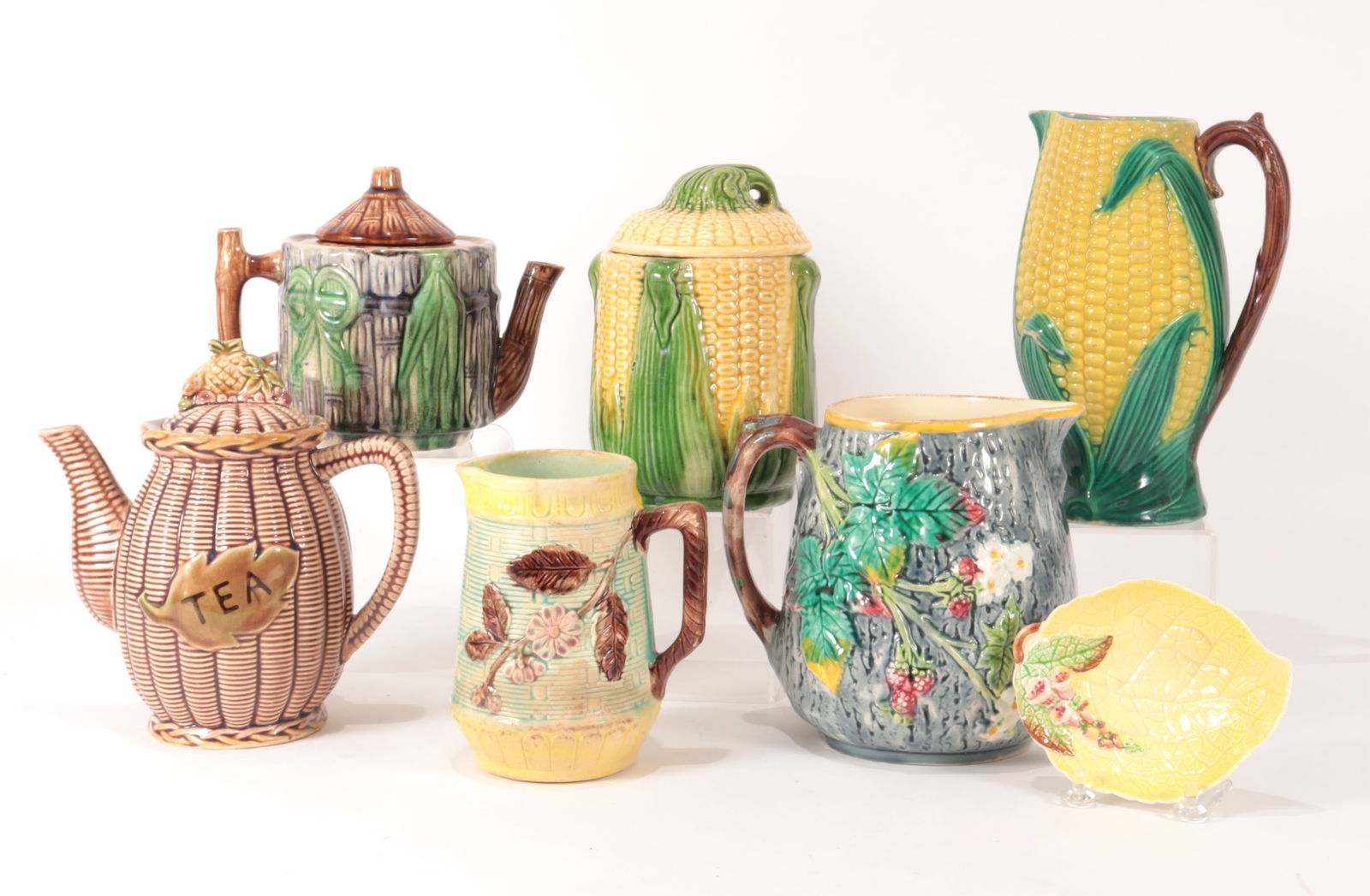 7 Majolica Pottery Pieces (1 of 11)