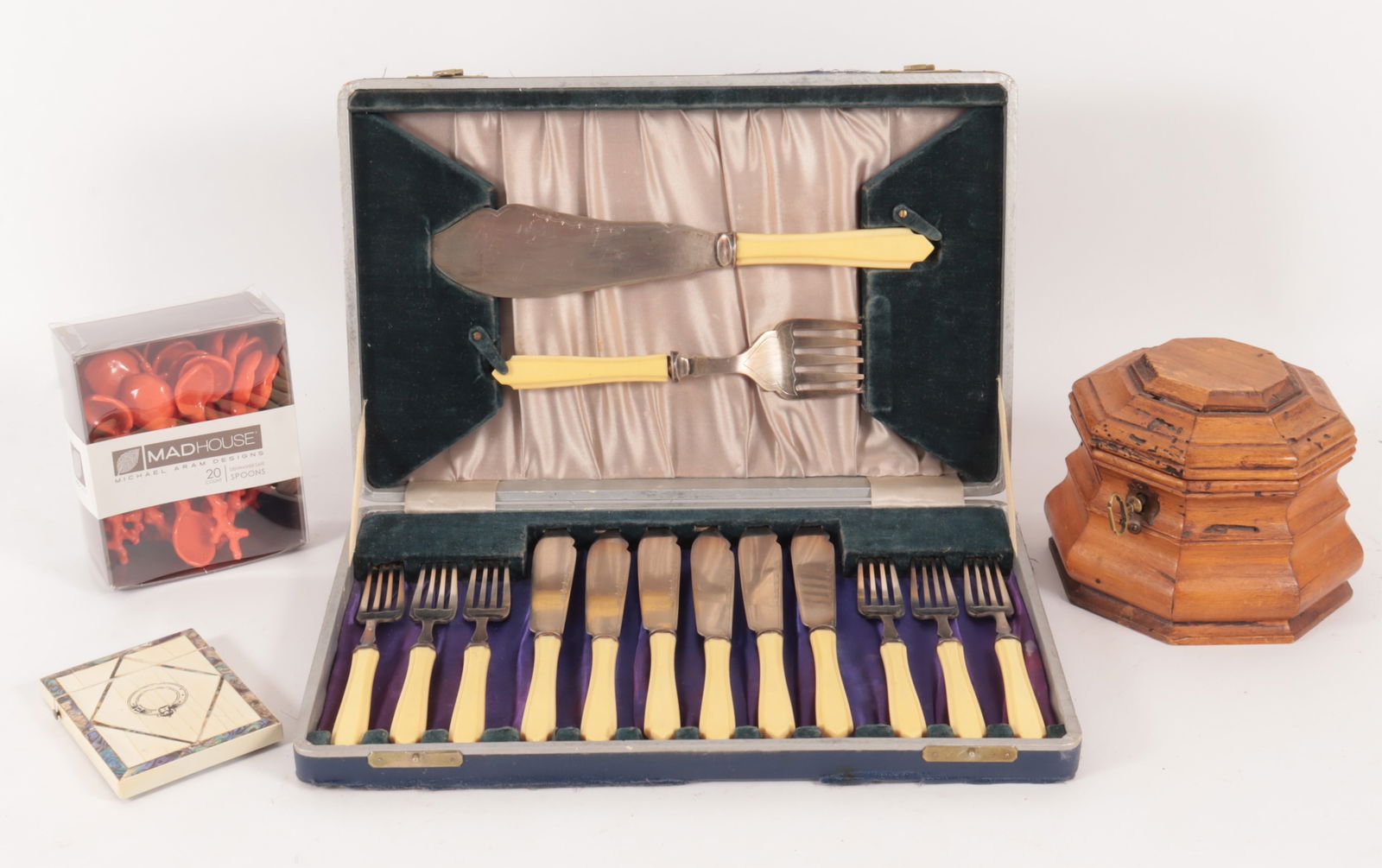 Michael Aram Spoons - Fish Cutlery - MOP Card Case: Group of tabletop pieces, includes a Victorian fish Cutlery boxed set, comprised of faux bone and silverplate 6 forks,6 knives and 2 serving pieces, knives chased and marked, a Boxed set of 20 Michael
