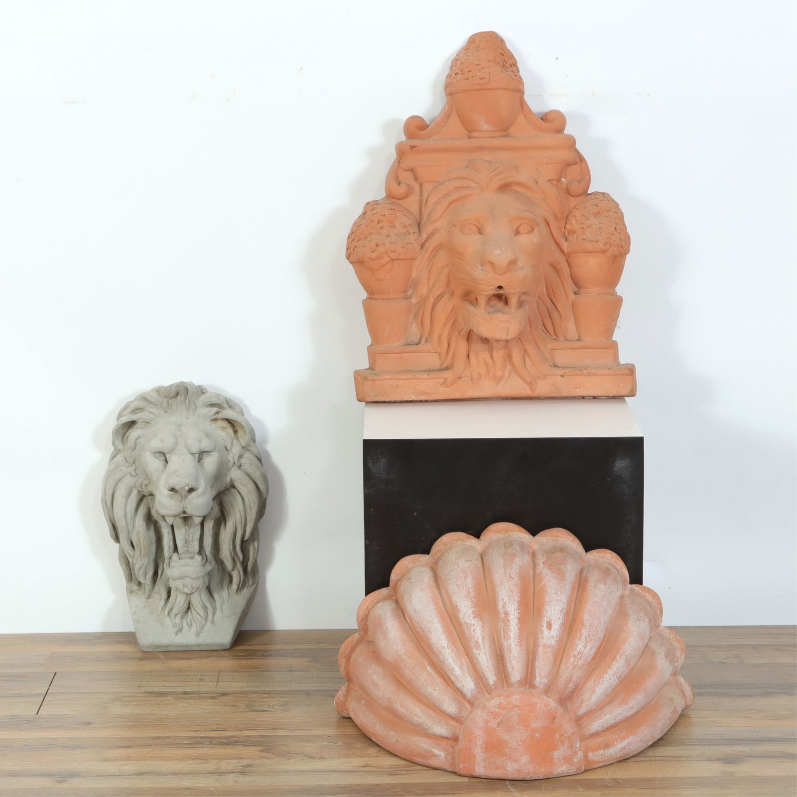 Terracotta Lions Head Lavabo & Stone Lions Head (1 of 7)