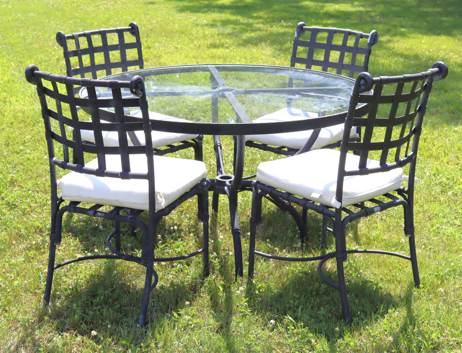 Sifas Kross Patio Dining Table & Four Chairs (1 of 14)