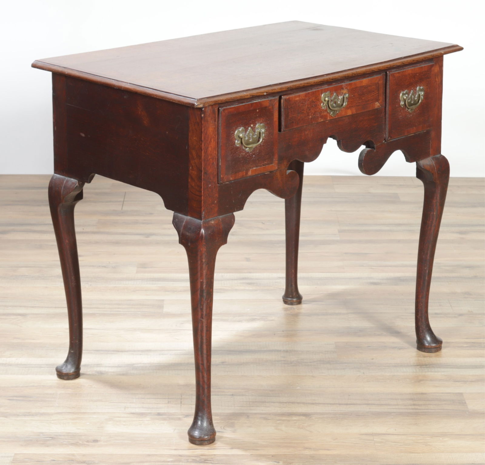 Queen Anne Inlaid Oak Dressing Table, 18th C. (1 of 8)