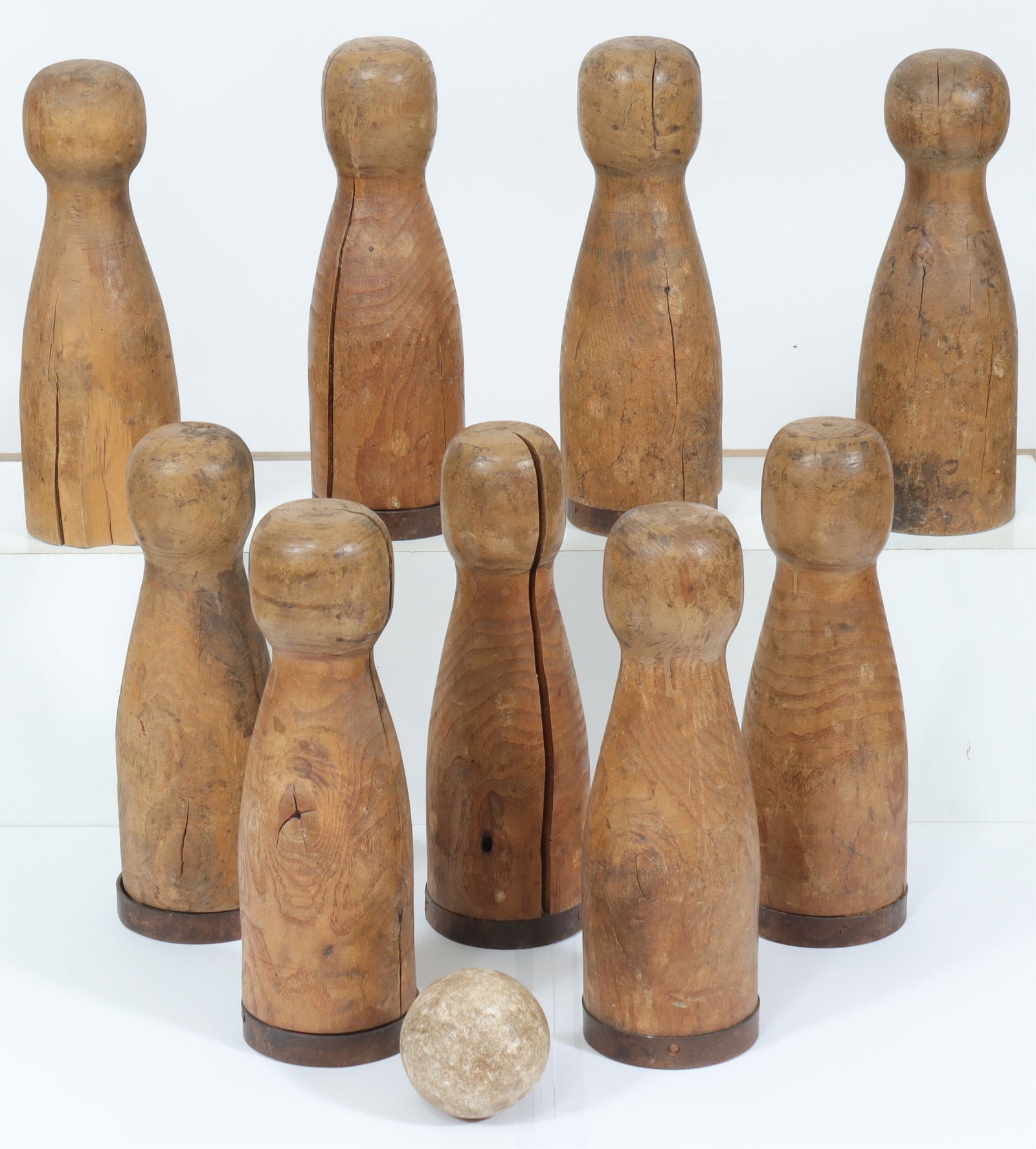 Country Oak & Iron Lawn Bowling Set (1 of 9)