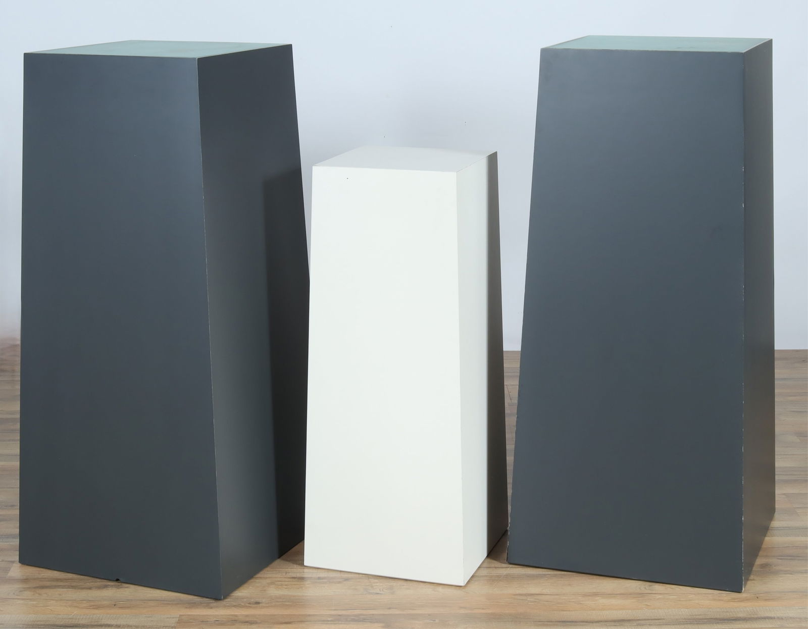 Grey & White Pedestals (1 of 10)