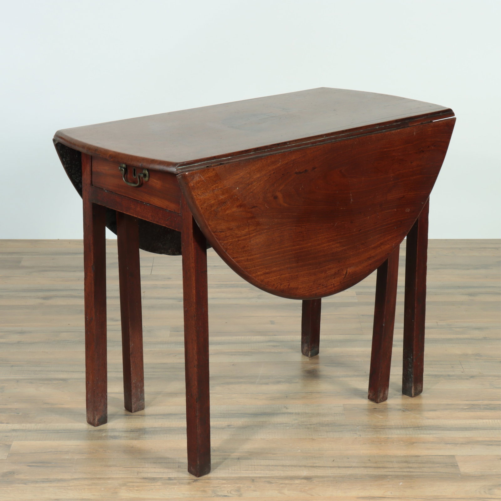 George III Mahogany Drop-Leaf Table, 18th C. (1 of 6)
