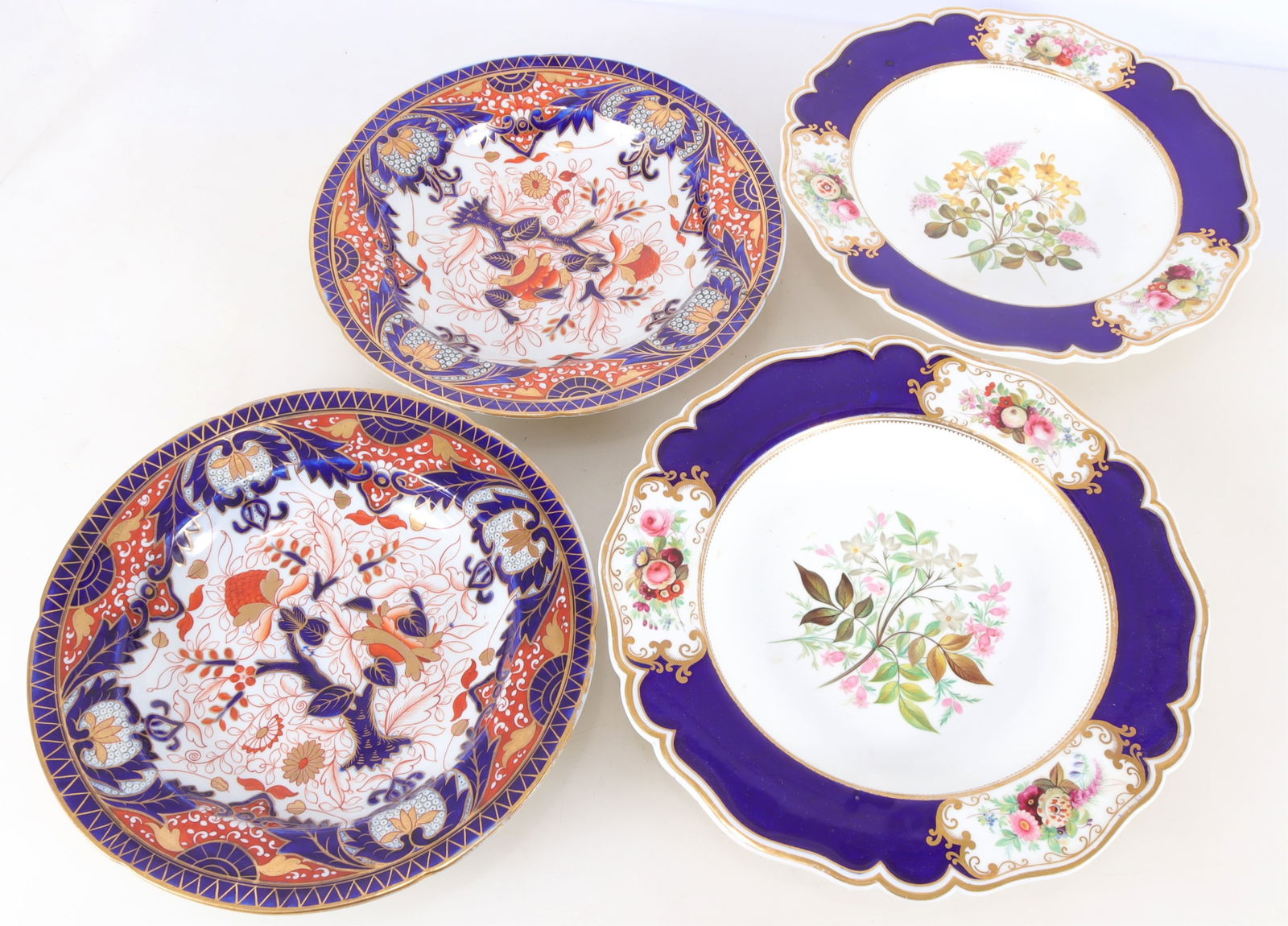 Royal Crown Derby & Chamberlain Bowls: Two pairs of Royal Crown Derby and Chamberlain large bowls, early 19th C Larger pair 11" diameter Property from the estates of Thomas Johnson Hubbard and Anne Attfield Hubbard of Bronxville NY and Cor