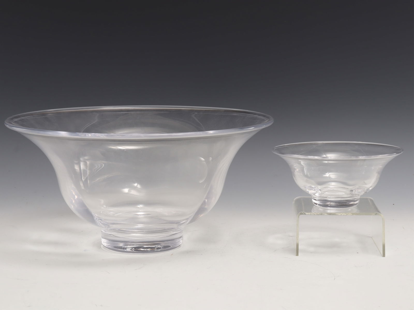 Two Simon Pearce Glass Bowls (1 of 5)