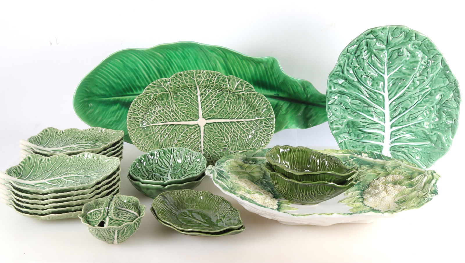 Group of Cabbage-Leaf Tableware 20th C (1 of 15)