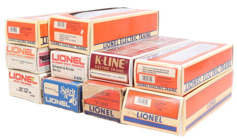 Lionel - Assorted Rail and Box Cars O Gauge (1 of 11)