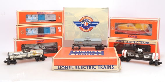 Lionel - Assorted Box Cars and Specials, O Gauge