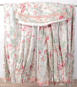 Cowtan & Tout Draperies & 87" Round Table Cloth