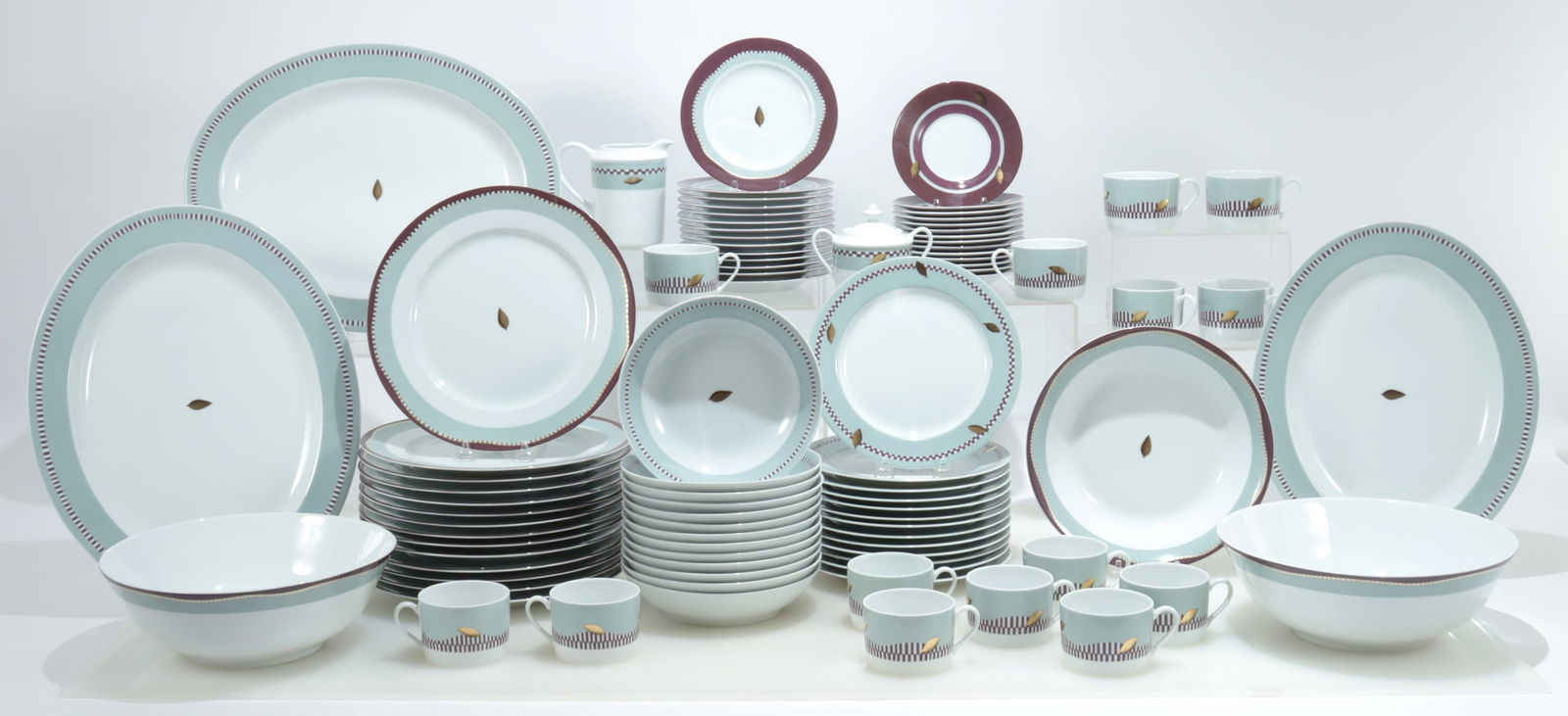 Bernardaud Limoges - Dinner Service (1 of 9)