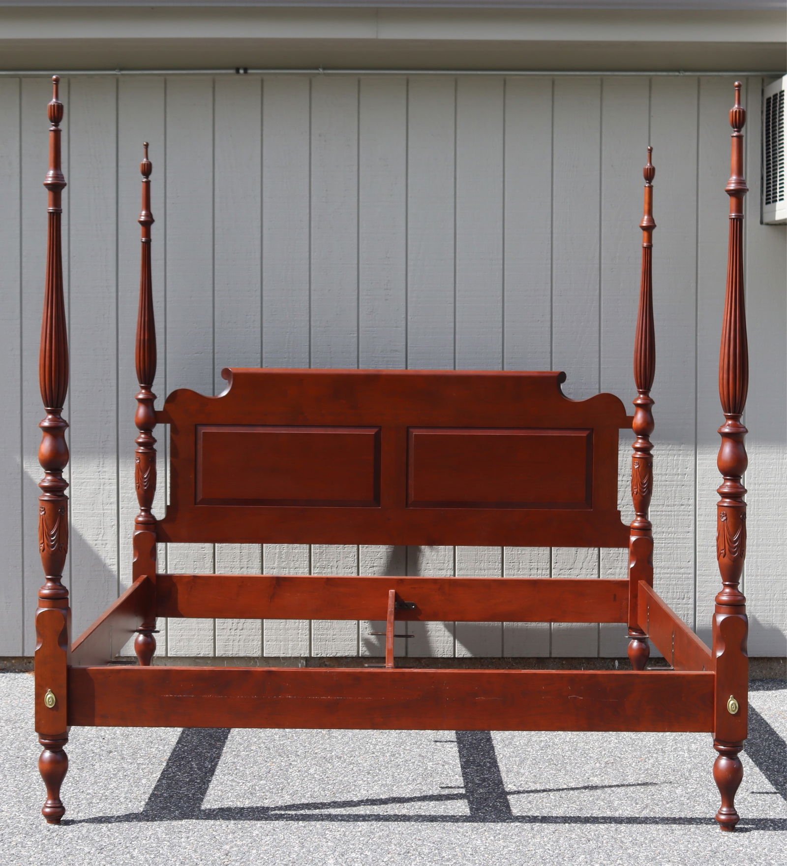 Leonards New England King Federal Style Bed (1 of 16)