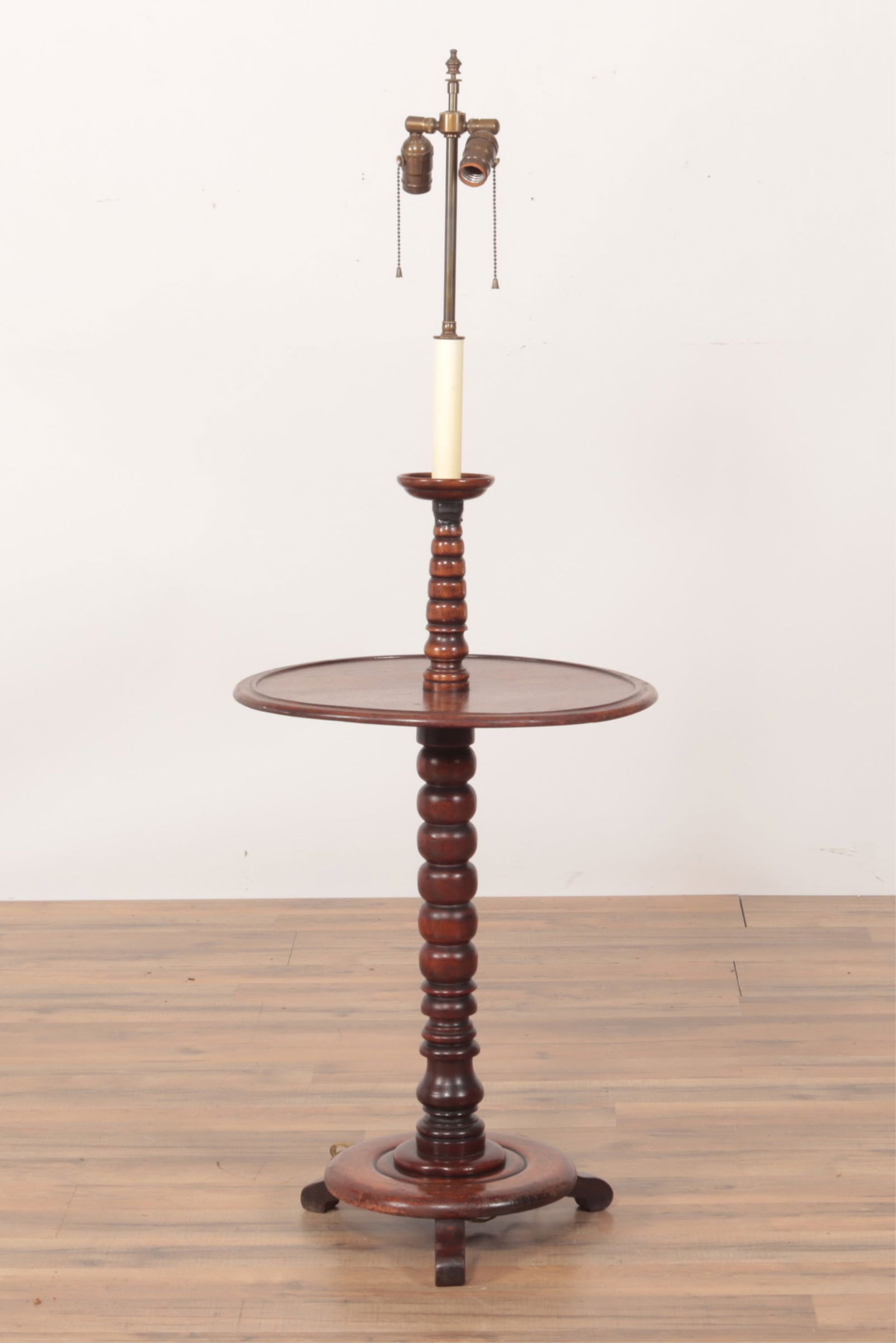 English Bobbin Turned Lamp Table (1 of 6)