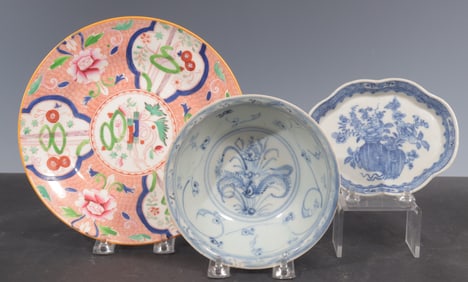 Three Chinese Export Porcelain Objects