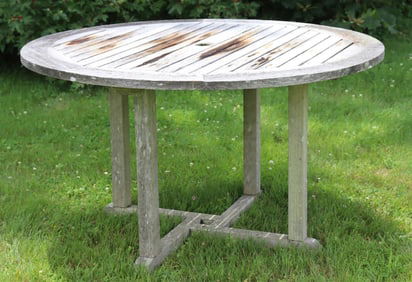 Kingsley-Bate Round Teakwood Patio Table