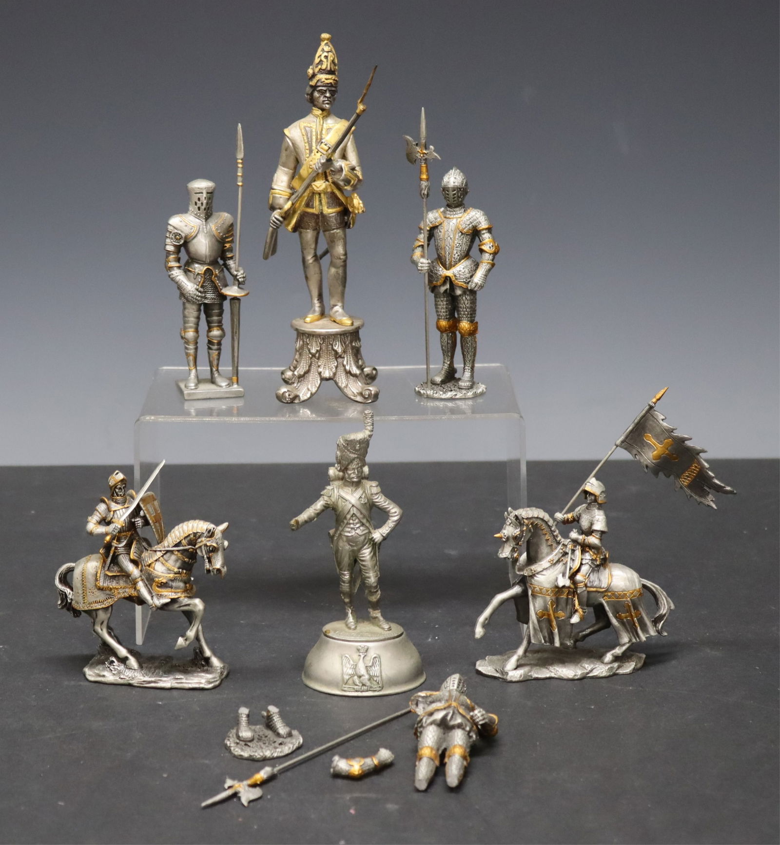 Group Cast Pewter Toy Soldiers (1 of 5)