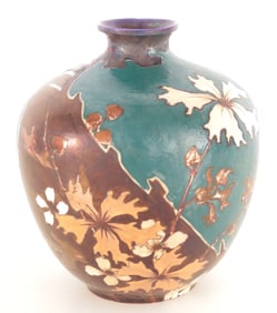 Ernst Wahliss Turn-Teplitz Porgamon Vase
