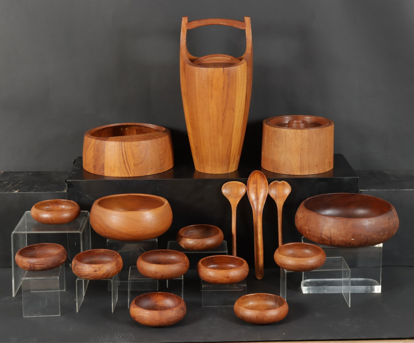 Group of Modern Teak Tableware (1 of 6)
