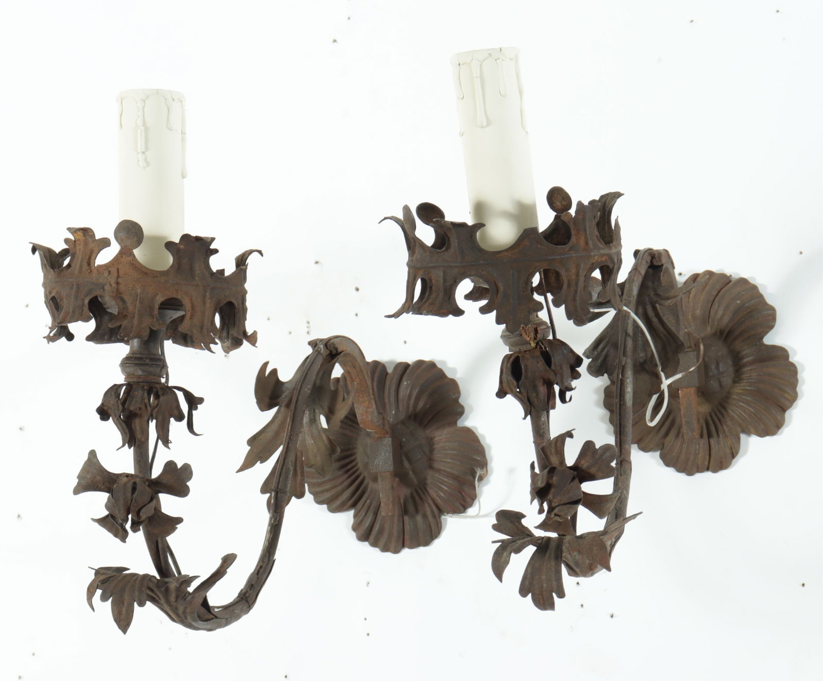 Pair of Spanish Baroque Style Iron Wall Lights (1 of 5)