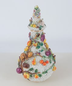 Meissen Schneeballen Porcelain Bottle