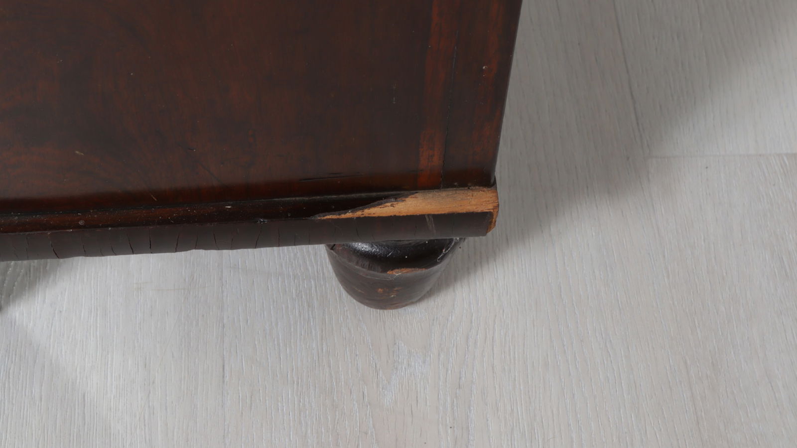 19th C. Regency Rosewood Sideboard - 9