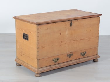 Country Pine Captain's Chest