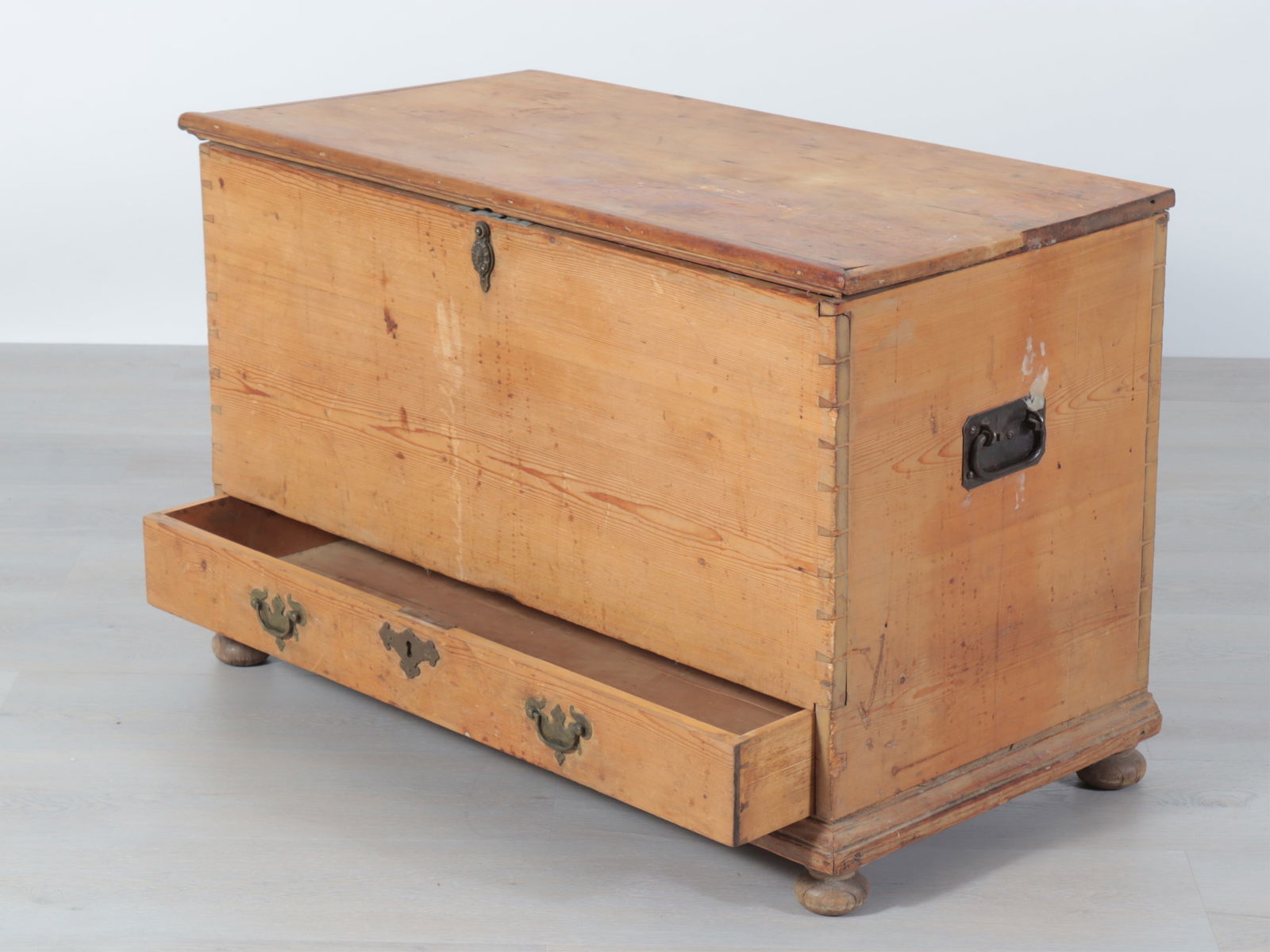 Country Pine Captain's Chest - 2
