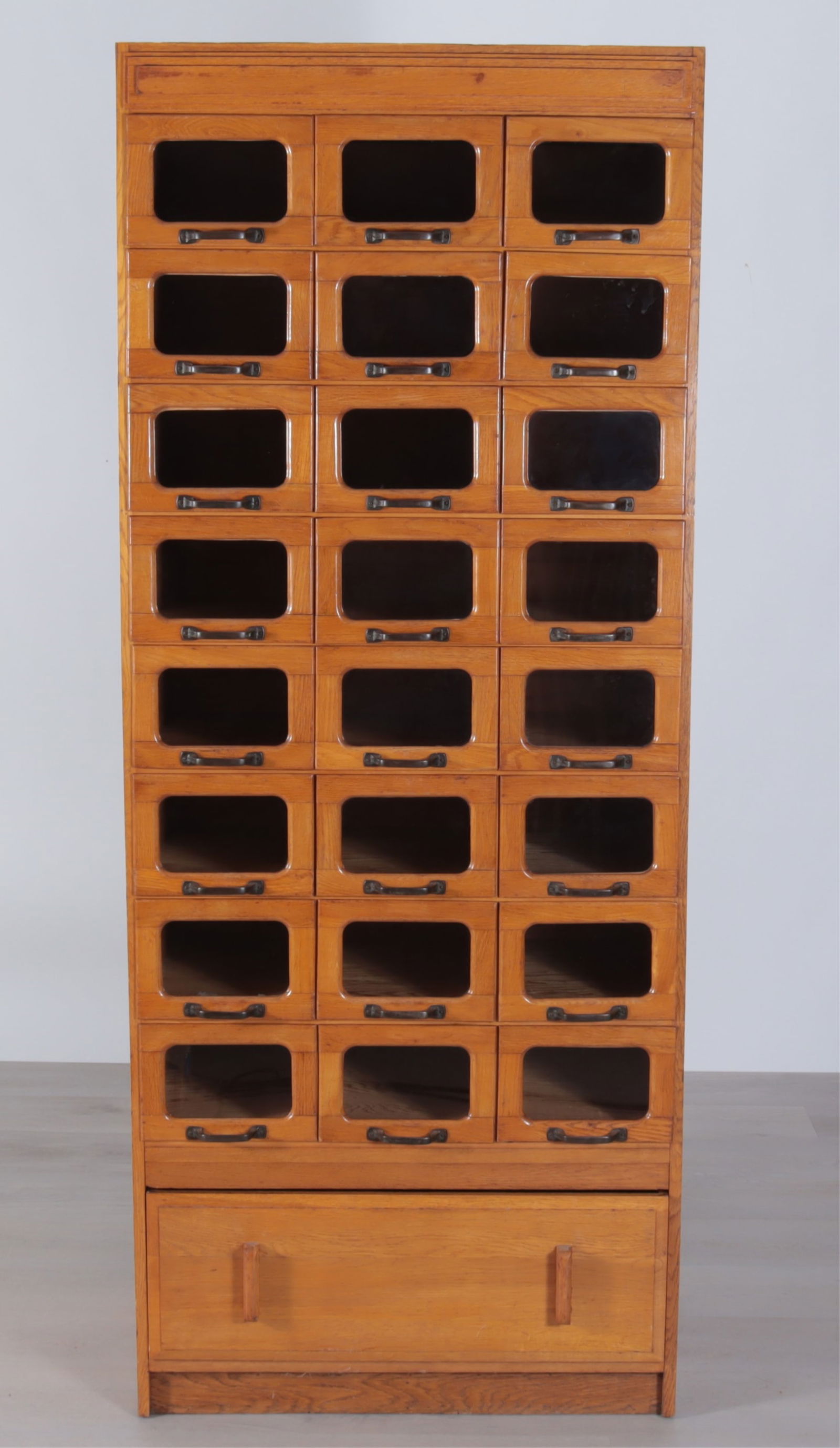 Vintage Style Maple Apothecary Chest: Vintage Style Maple Apothecary ChestDimensions: 78" H x 30.5" W x 21.5" D