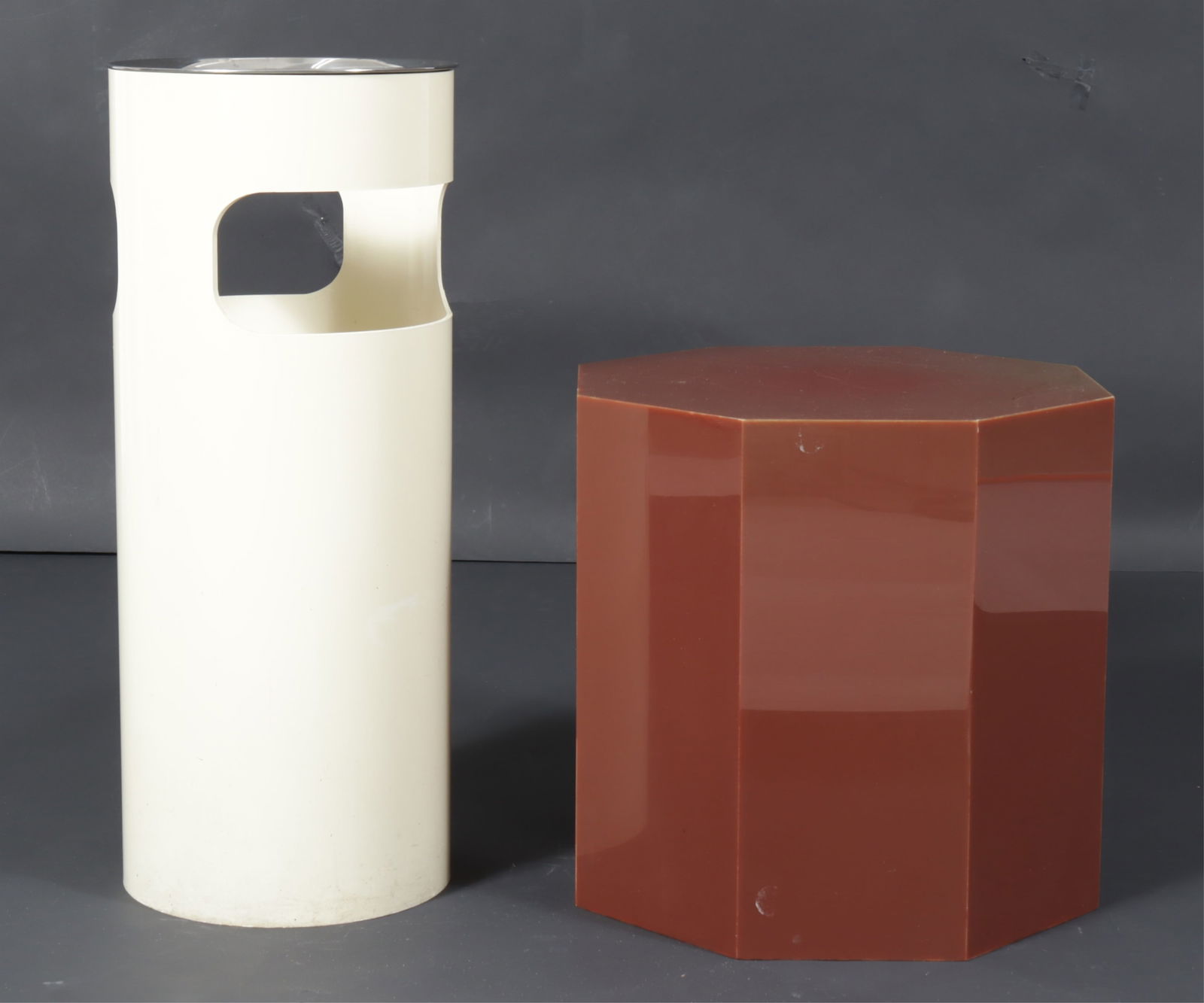 Columbini Kartell Umbrella Stand - Albrizzi Table: Italian Midcentury modern designers, includes, Gino Columbini, Italian, 1915-2011, Umbrella stand produced by Kartell, made in USA by Beylarian Ltd., plastic with metal rim along with an Alessandro