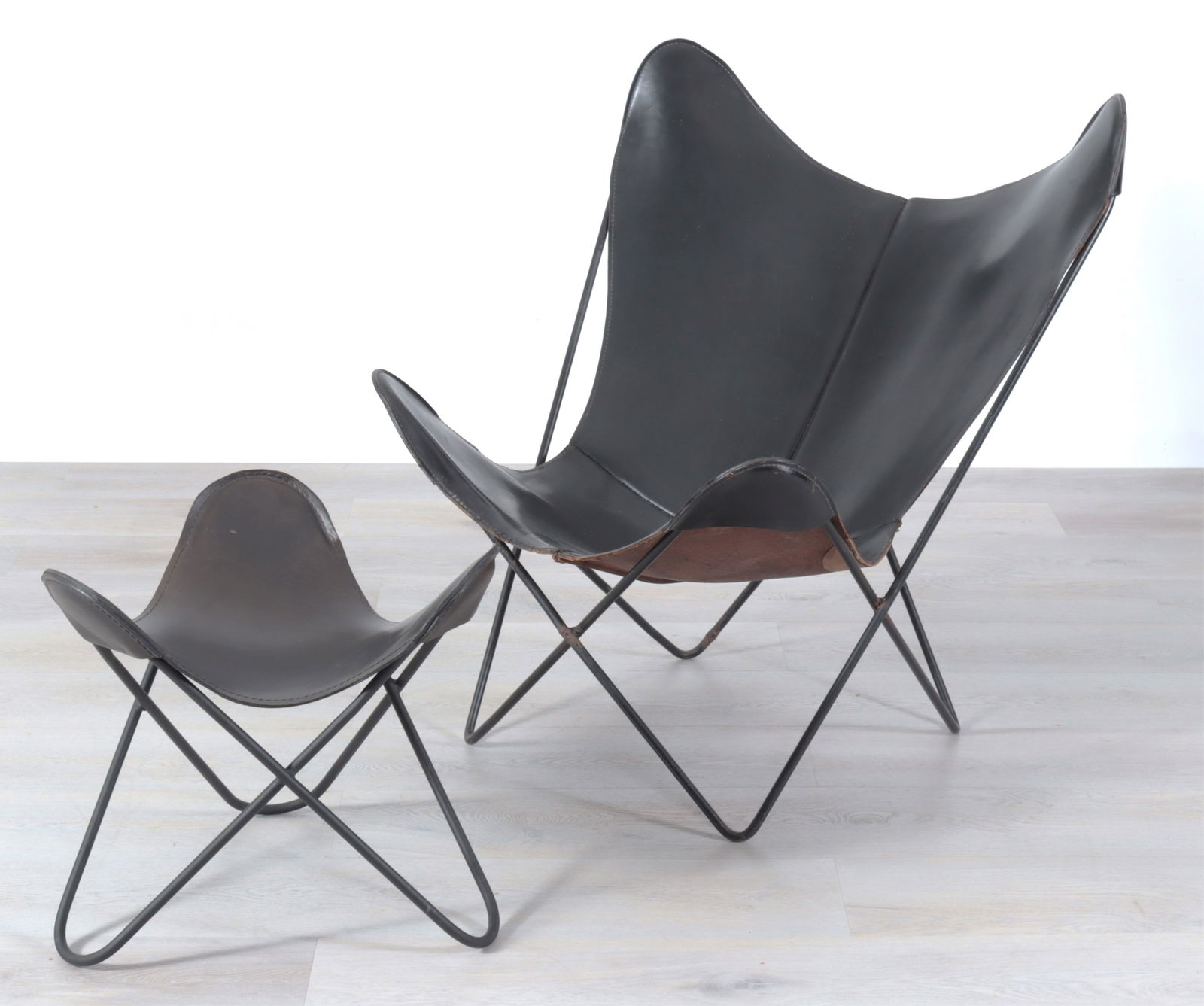 Jorge Ferrari-Hardoy Butterfly Chair/Ottoman (1 of 7)