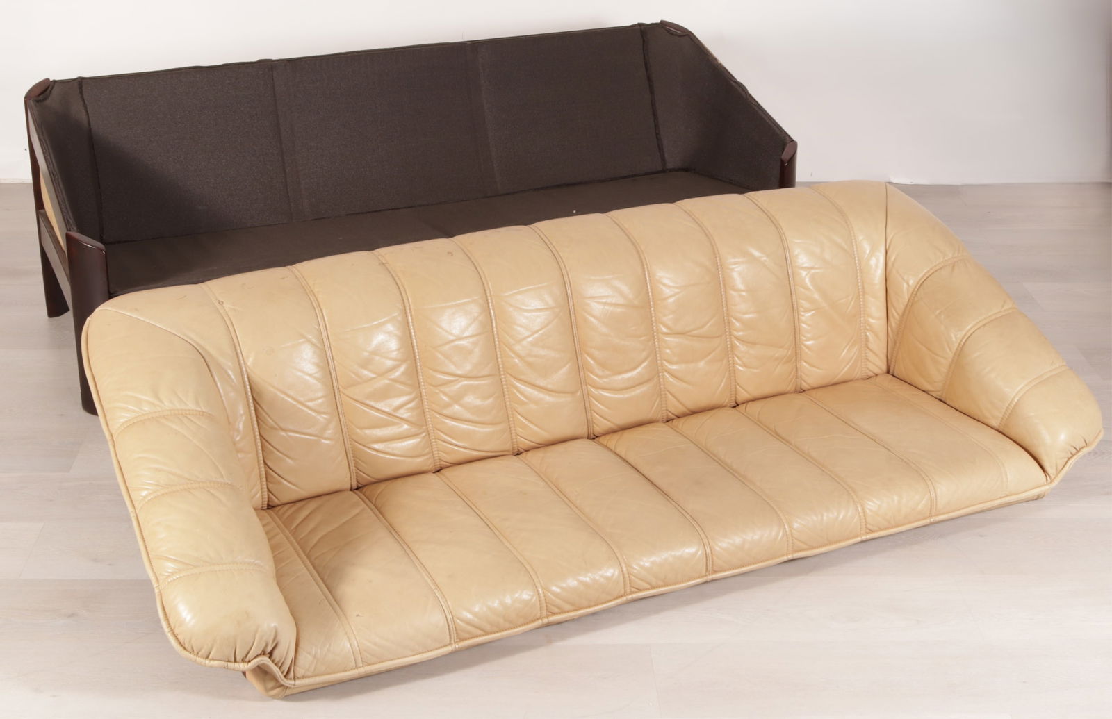 Ekornes Style Beech Leather Sofa - 4