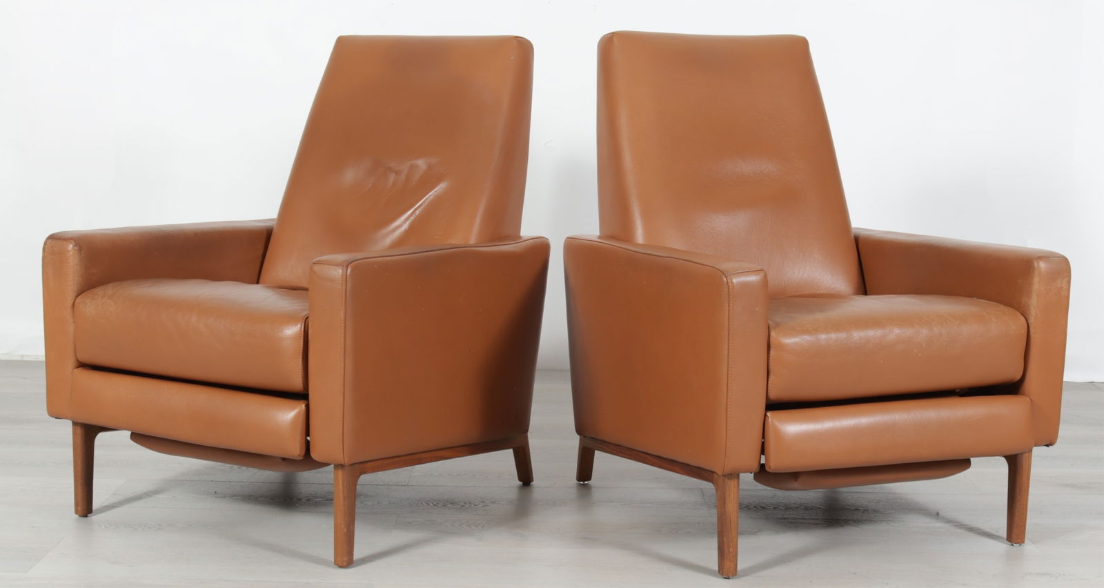 Design Within Reach - Pair Flight Recliner Chairs (1 of 8)